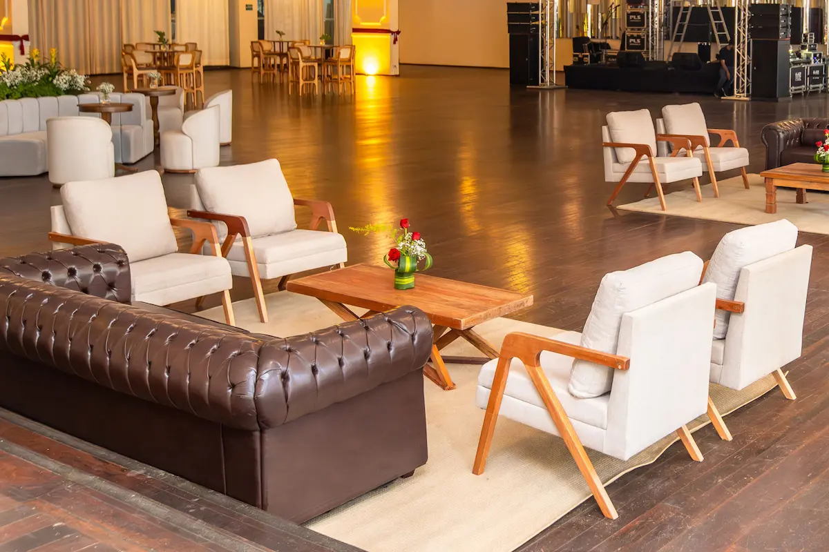 Feeling Ambientes - Móveis Decorativos para Eventos